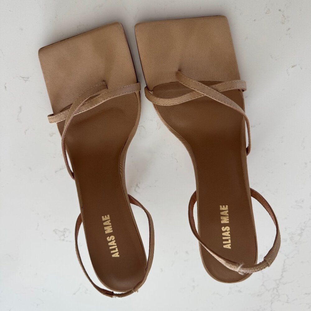 Alias Mae Fleur Sandal - like new! Only worn once!